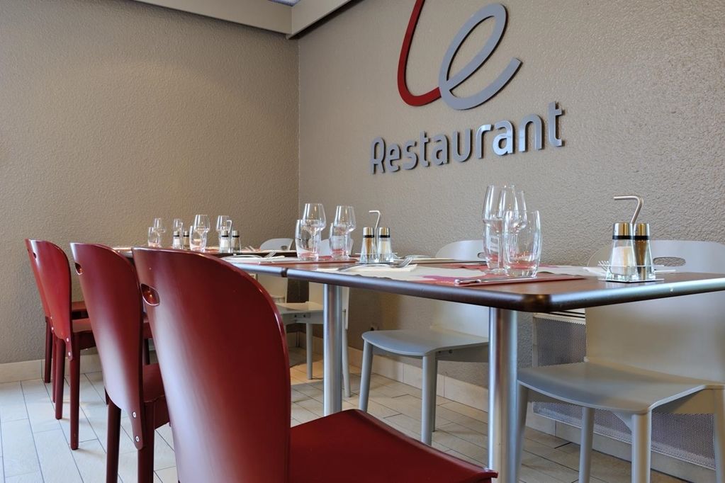 ก็องปานีล แซนต์ Hotel แซ็งต์ ร้านอาหาร รูปภาพ