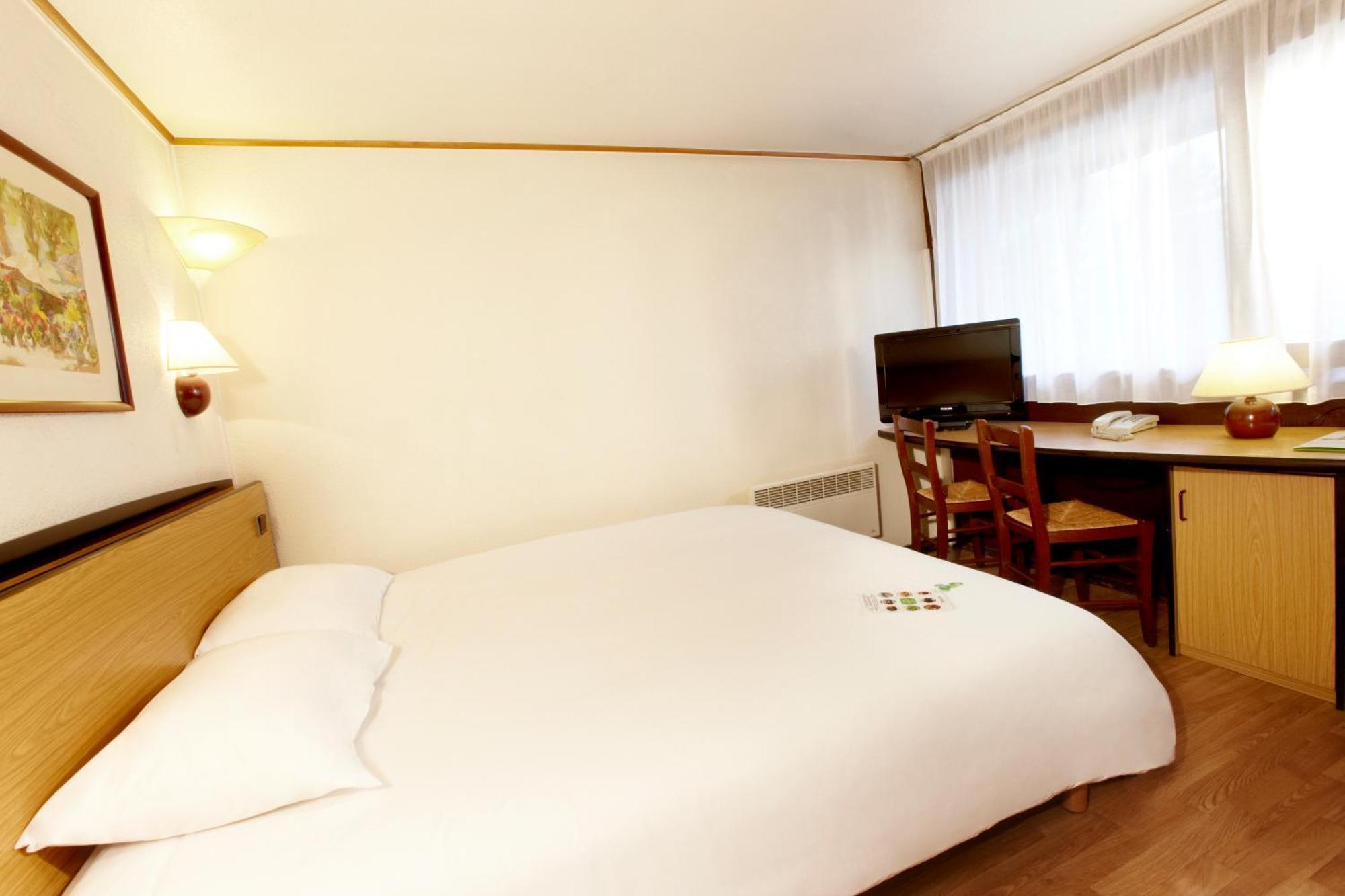 ก็องปานีล แซนต์ Hotel แซ็งต์ ภายนอก รูปภาพ